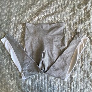 NWOT Xersion Women's Heather Gray and White Leggings